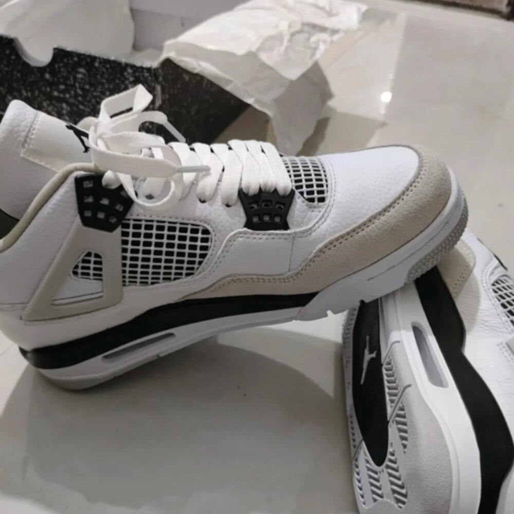 Air Jordan 4